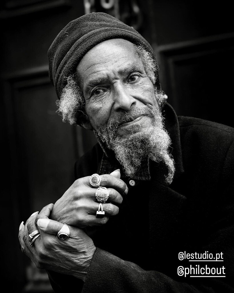 Portrait, homme barbu au bonnet